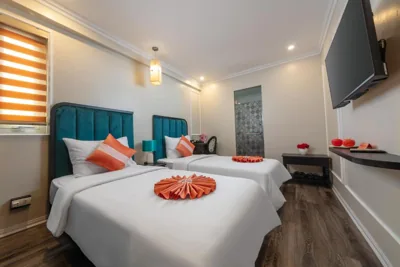 高级双床房 — Omina Hotel & Travel